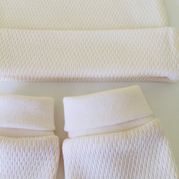 Baby Hat and Mittens, Organic Cotton knit, 0-3 months, natural - Picture 2 of 3